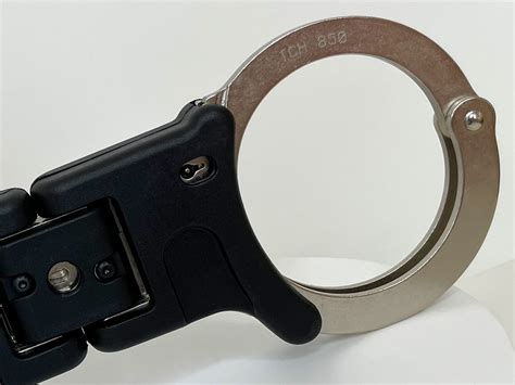 Handcuffs Batons Restraint Equipment .